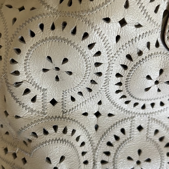 Coach unique patterned cream leather shoulder bag. Turquoise inside. - Picture 8 of 12